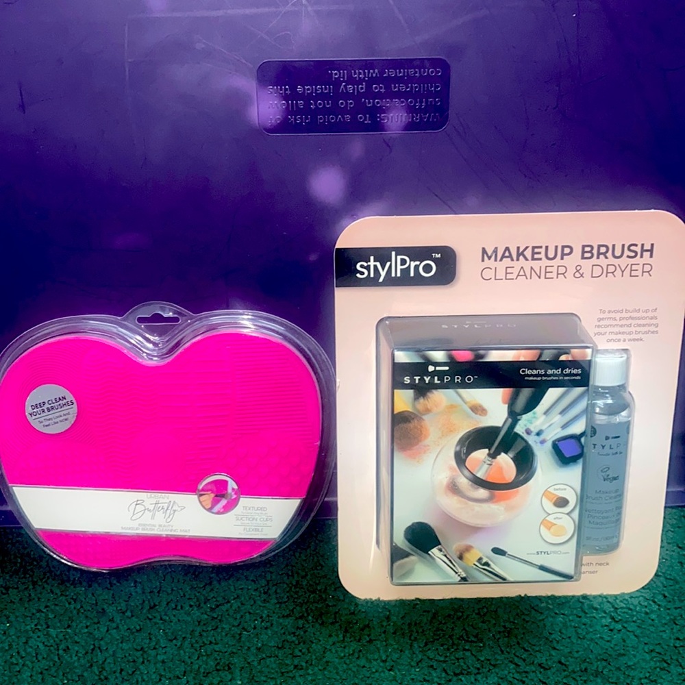 Makeup brush Cleaner and Dryer/cleaning mat